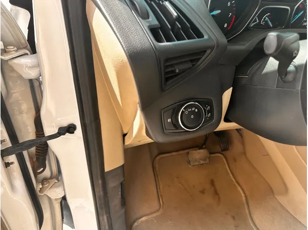 Car image 27