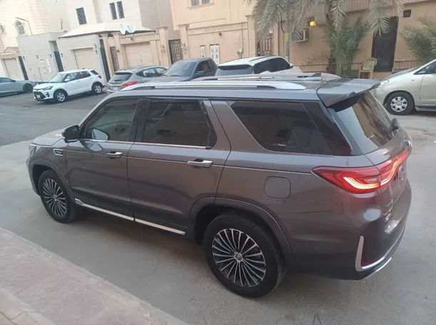 Car image 8
