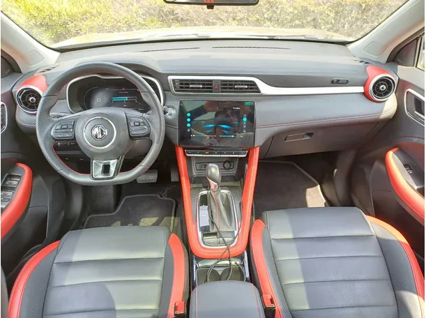 Car image 16