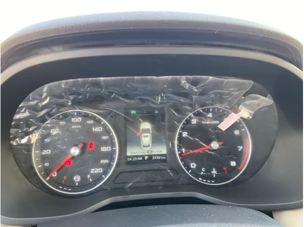 Car image 19