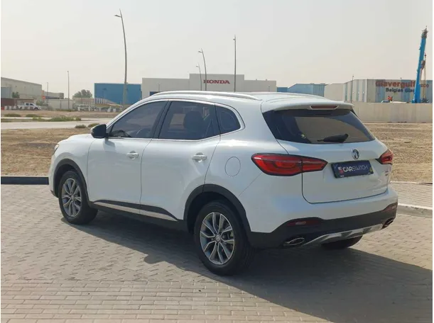Car image 7