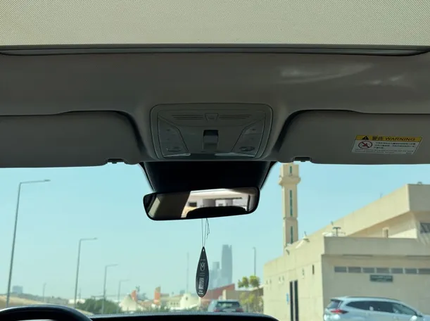 Car image 23