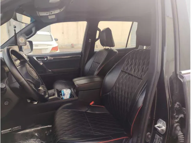 Car image 13
