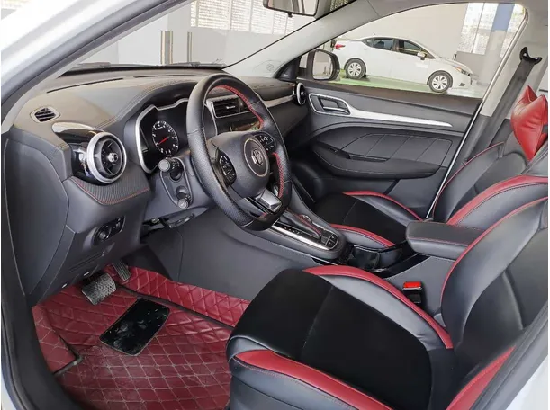 Car image 11