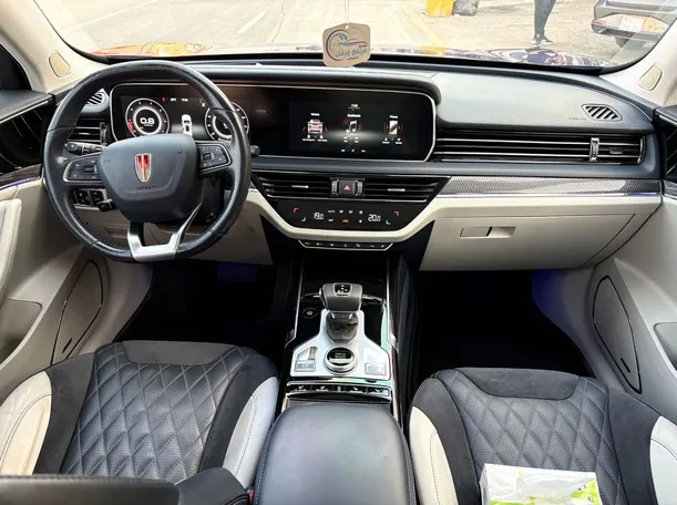 Car image 18