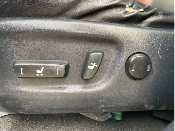 Car image 28