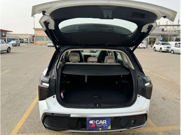 Car image 22