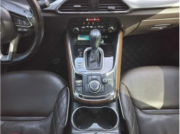 Car image 15