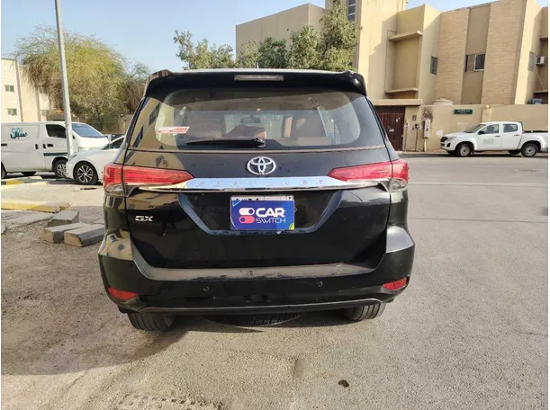 Car image 6