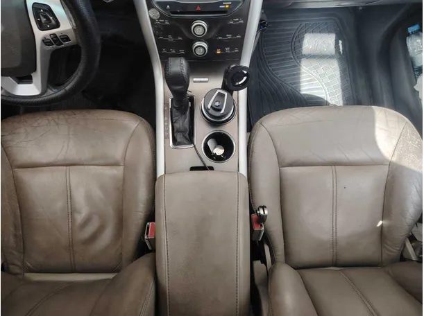 Car image 18