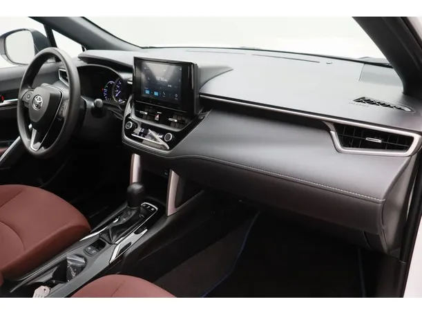 Car image 10