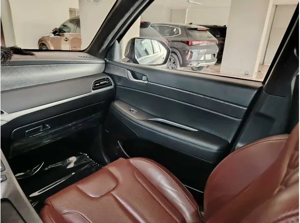 Car image 35