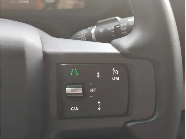 Car image 27