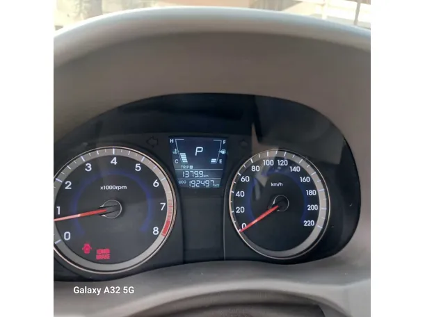 Car image 19