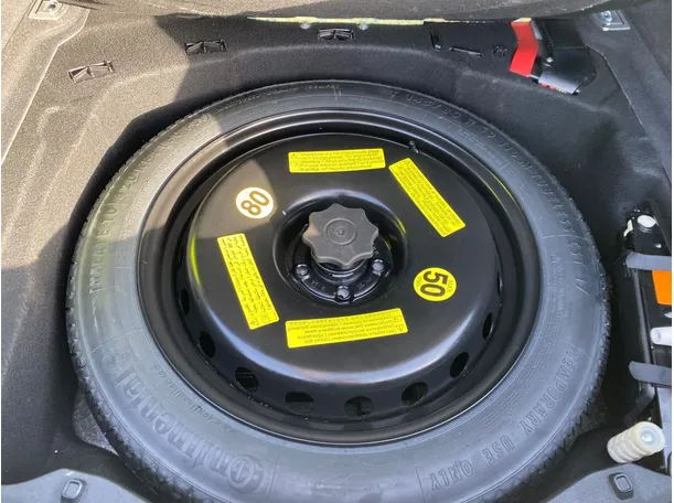 Car image 33
