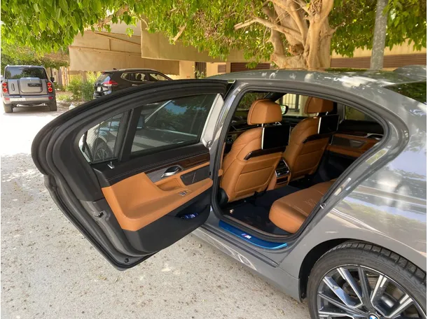 Car image 11
