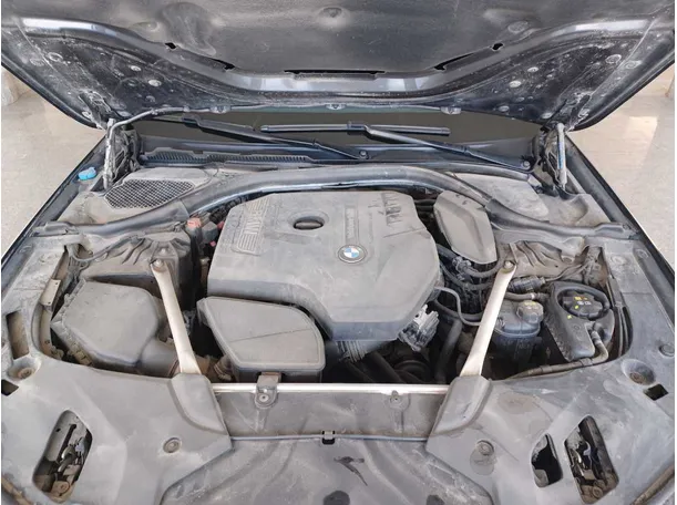 Car image 25