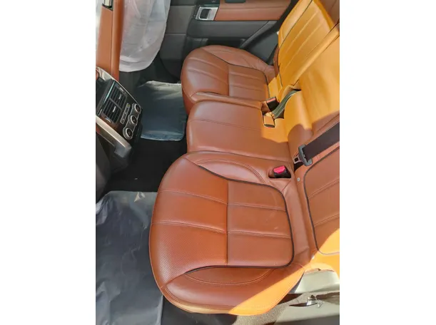 Car image 17