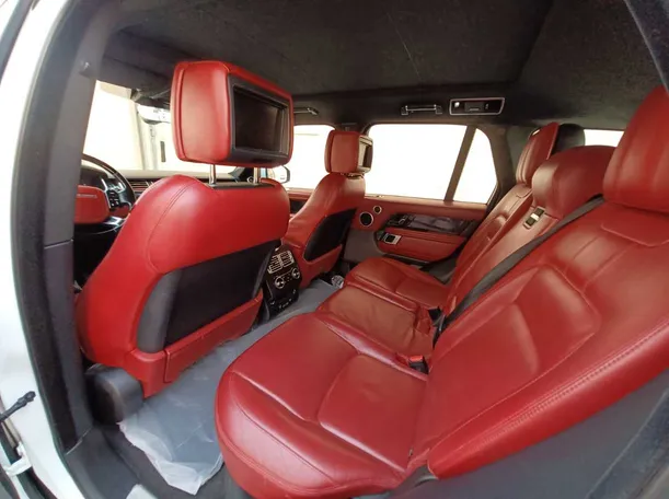 Car image 11