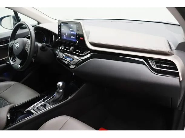 Car image 10