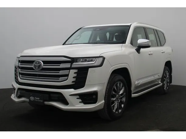 2025 تويوتا لاندكروزر في دبي