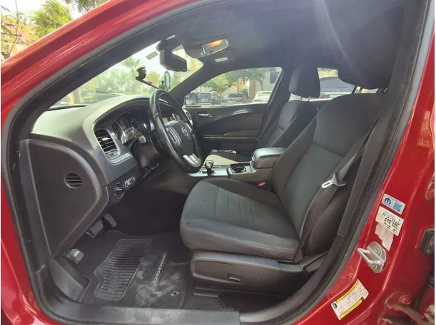 Car image 12