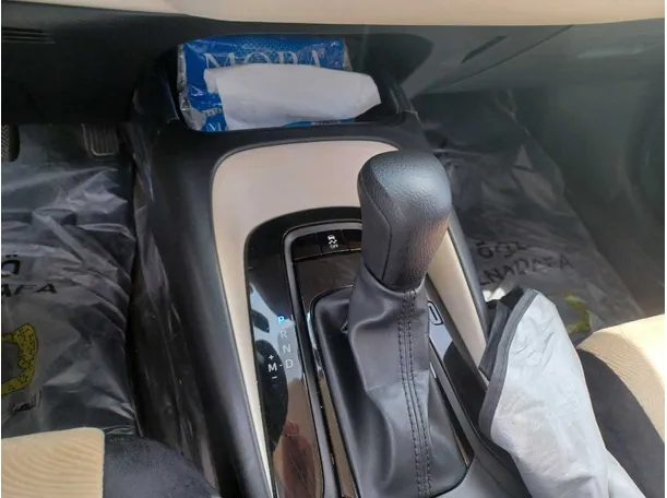 Car image 17