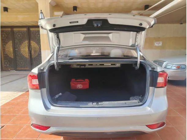 Car image 33
