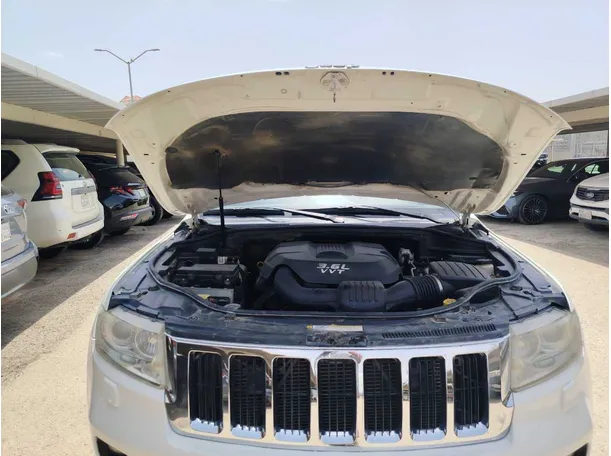 Car image 29