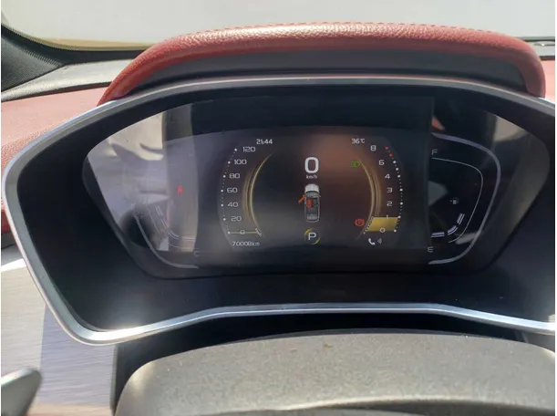Car image 19