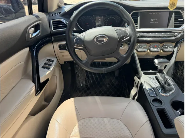 Car image 16