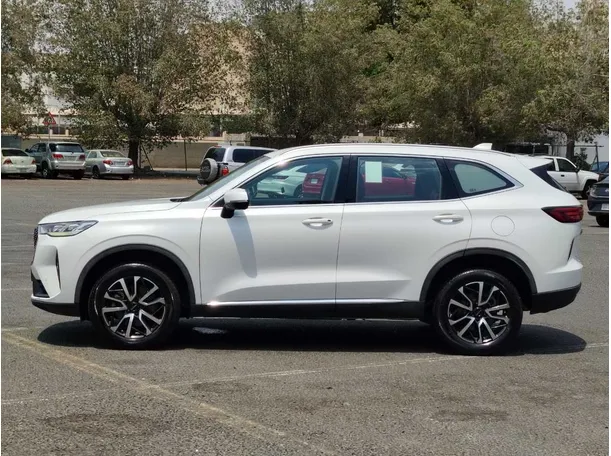 Car image 8