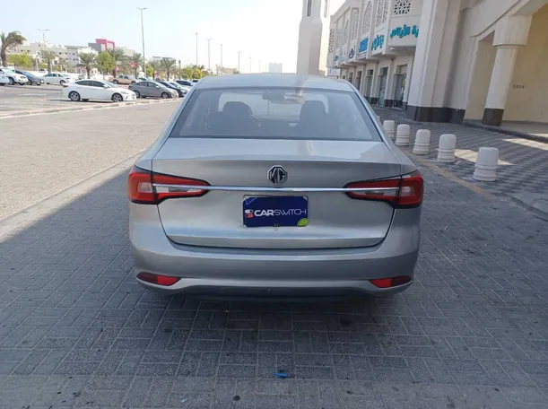 Car image 6