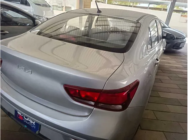 Car image 5