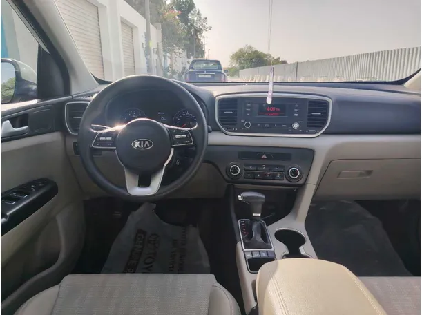 Car image 20