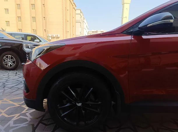 Car image 9