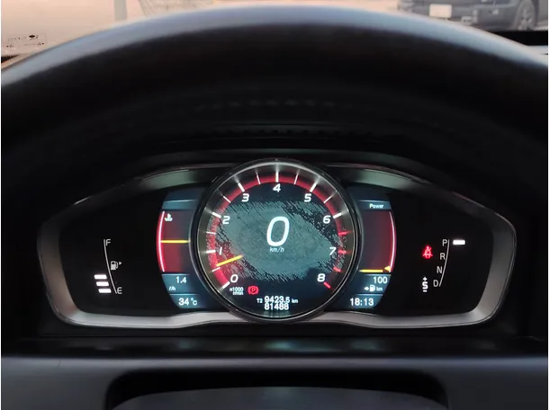 Car image 26