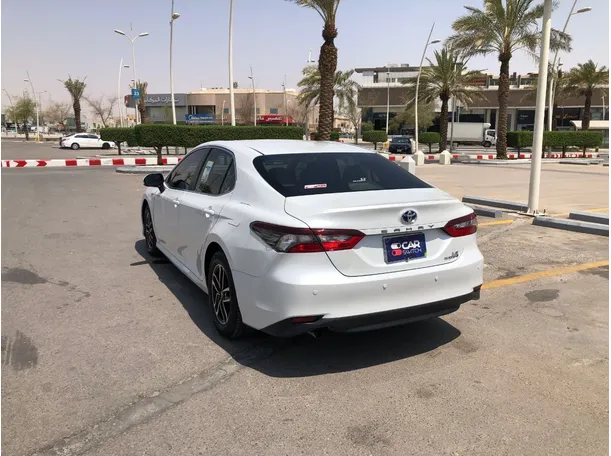 Car image 7