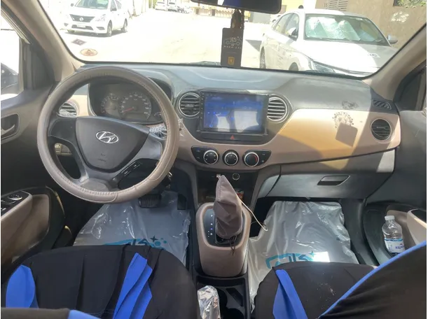 Car image 17