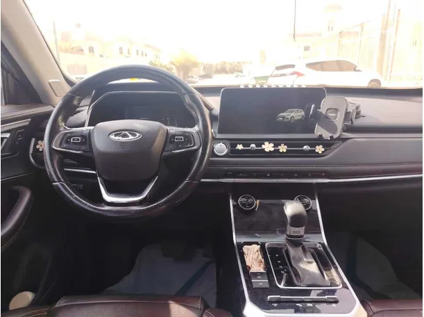 Car image 19