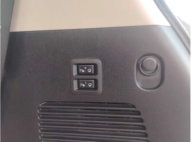 Car image 39