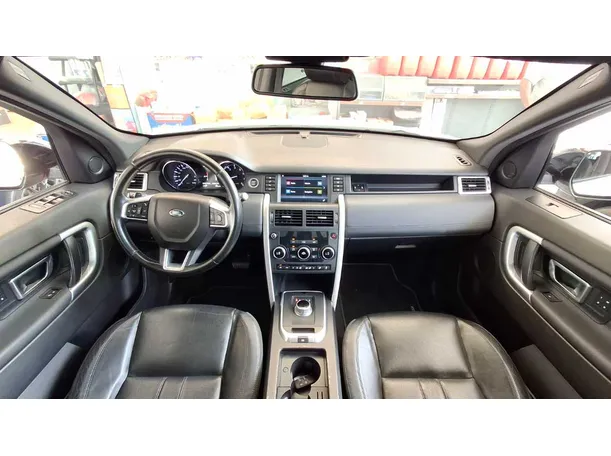 Car image 18