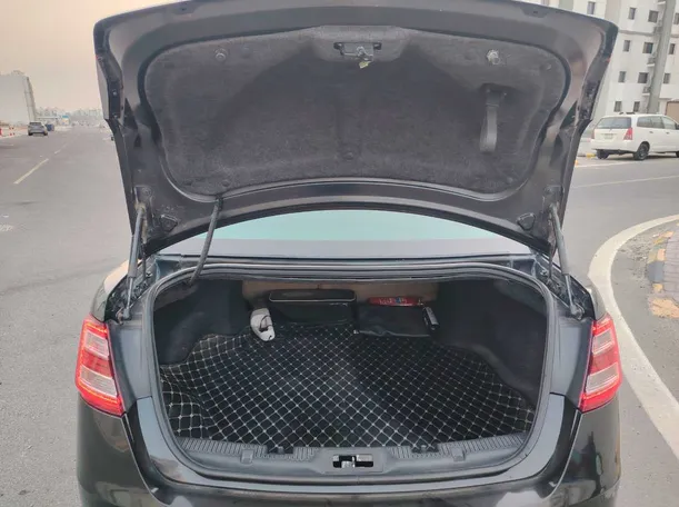 Car image 23