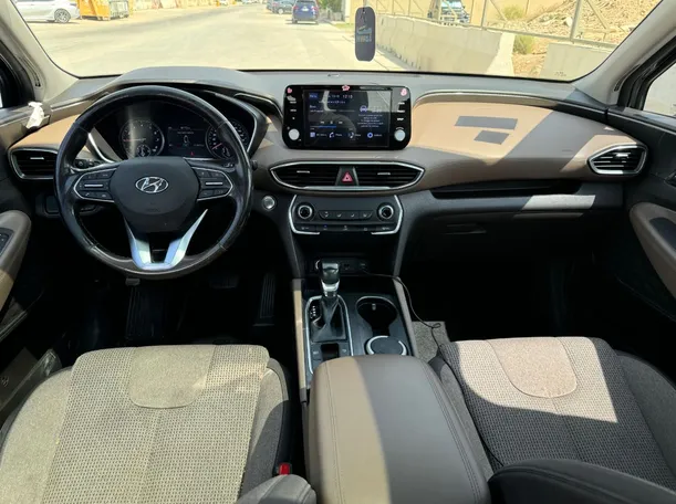 Car image 17
