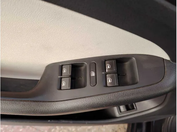 Car image 35