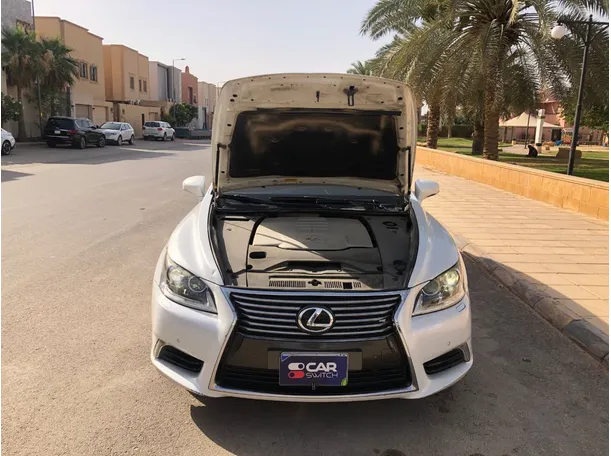 Car image 25