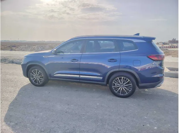 Car image 8