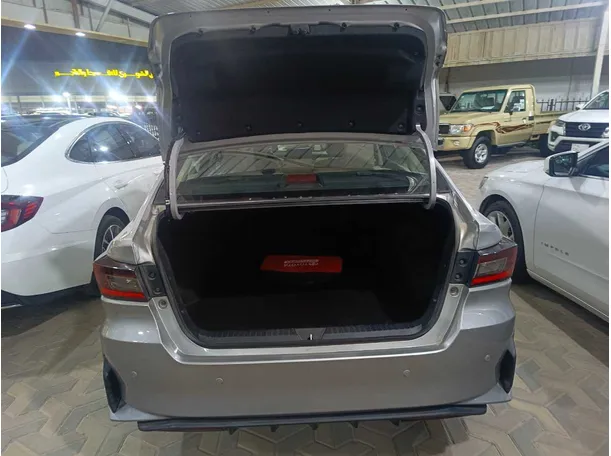 Car image 20