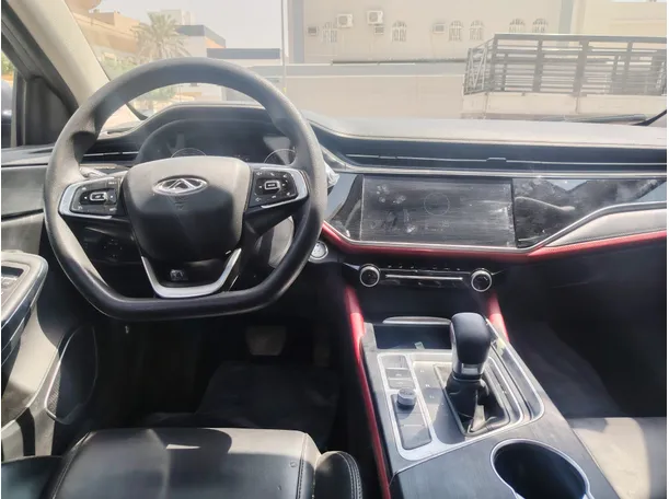 Car image 19