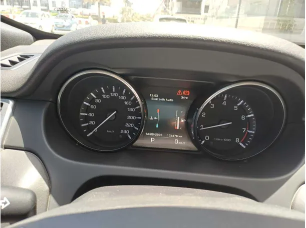 Car image 34